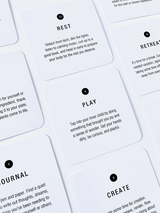 AURA BODY+HOME - Everyday Mindfulness Auracle: A 30-Card Deck